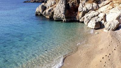 Hvar, Sv. Nedjelja, Građevinsko zemljište 30 m do mora