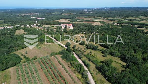 İstirya, Višnjan, tarım arazisi 8250 m², güzel konum