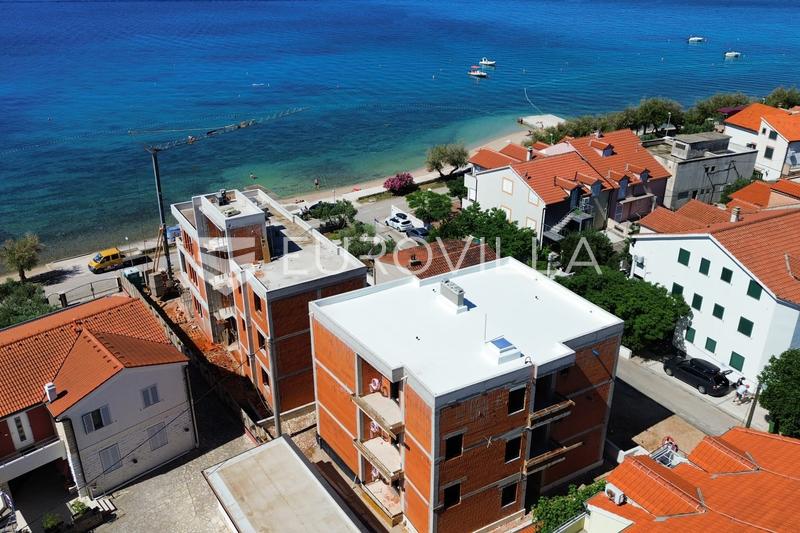 Vodice, NYBYGG, treroms leilighet på stranden, 121 m² - 1