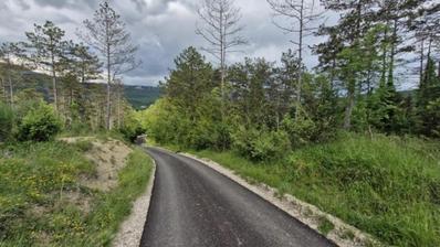 Buzet, Črnica, građevinsko zemljište 1920 m²