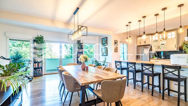 Zagreb, Šestine, five-room apartment with a view of greenery, a garage, and an additional apartment