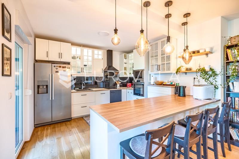 Zagreb, Šestine, five-room apartment with a view of greenery, a garage, and an additional apartment - 8
