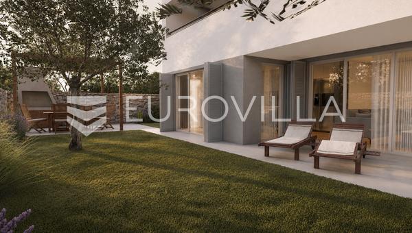 Miasto Cres, Centrum, luksusowy dwupokojowy apartament na parterze o powierzchni 126 m², doskonała lokalizacja