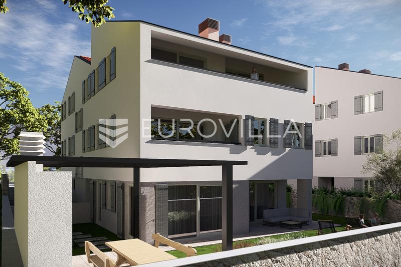 Ciudad de Cres, Centro, lujoso apartamento de dos dormitorios en planta baja de 126 m², excelente ubicación - 1