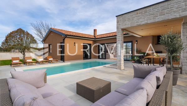 Casa, Zminj