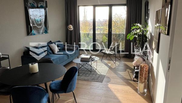 Zagreb, Veslacka gate, ettroms leilighet, garasjeparkeringsplass, netto gulvareal 64 m².