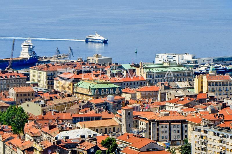Rijeka, Belvedere, appartement de deux pièces, 50,54 mètres carrés, proche du centre et du Korzo