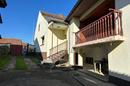 Pozega, casa familiar de 125 m² com anexos e um jardim verde - 2