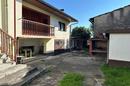 Pozega, casa familiar de 125 m² com anexos e um jardim verde - 1