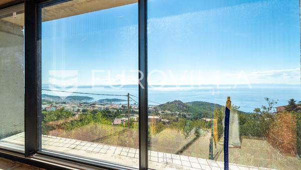 Makarska, Veliko Brdo, luxus villa medencével és panorámás kilátással Makarskára és az Adriai-tengerre.