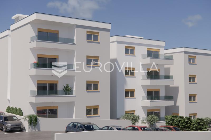 Pula, Center - exclusive three-bedroom apartment in a new building, 2st floor, 59.16 m² - elevator