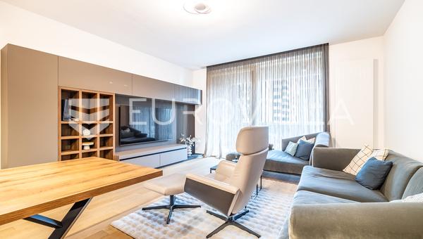 Zagreb, Heinzelova, VMD, Vierzimmerwohnung 109 m², 2 Garagenstellplätze, Abstellraum