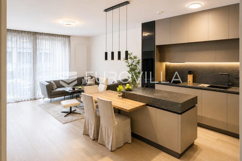 Zagreb, Heinzelova, VMD, neljän huoneen huoneisto 109 m², 2 autotallipaikkaa, varasto - 2
