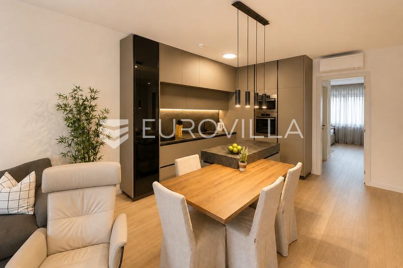 Zagreb, Heinzelova, VMD, neljän huoneen huoneisto 109 m², 2 autotallipaikkaa, varasto - 3