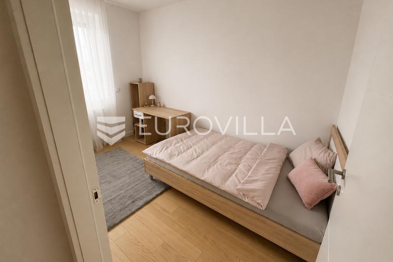 Zagreb, Heinzelova, VMD, neljän huoneen huoneisto 109 m², 2 autotallipaikkaa, varasto - 6