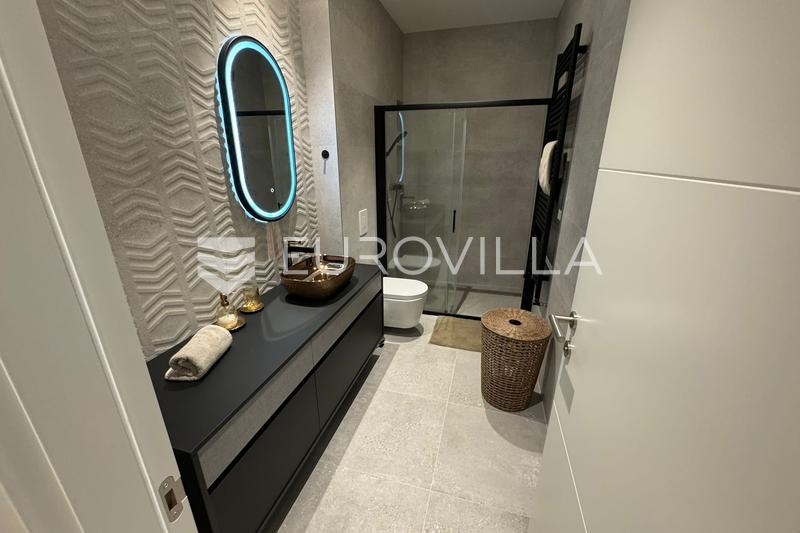 Zagreb, Heinzelova, VMD, neljän huoneen huoneisto 109 m², 2 autotallipaikkaa, varasto - 5