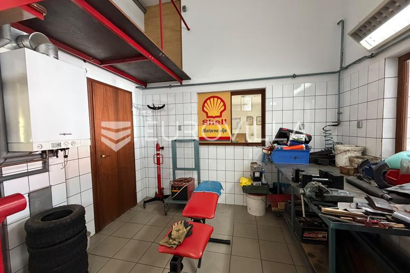 Dakovo, Centro Città - Edificio Commerciale con Attrezzature per Riparazioni Auto - 7