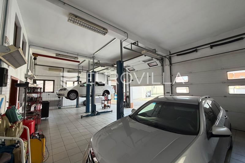 Dakovo, Centro Città - Edificio Commerciale con Attrezzature per Riparazioni Auto - 3