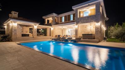 Zadar, Nin - Luxury Stone Villa with an Infinity Pool and Private Wellness Oasis