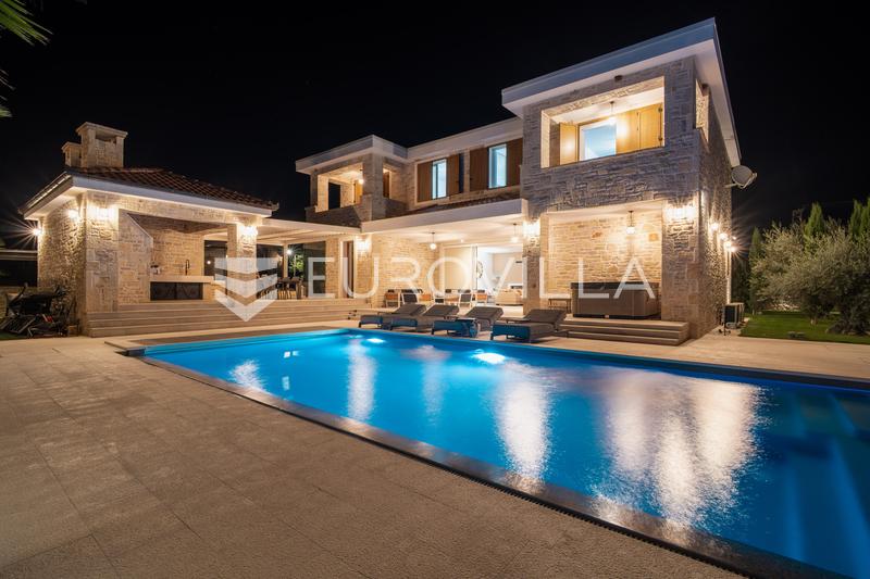 Zadar, Nin - Luxury Stone Villa with an Infinity Pool and Private Wellness Oasis - 1