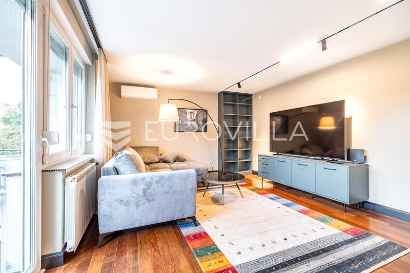 Zagreb, Savska, hiljattain remontoitu yksiö 66 m² loggialla - 2