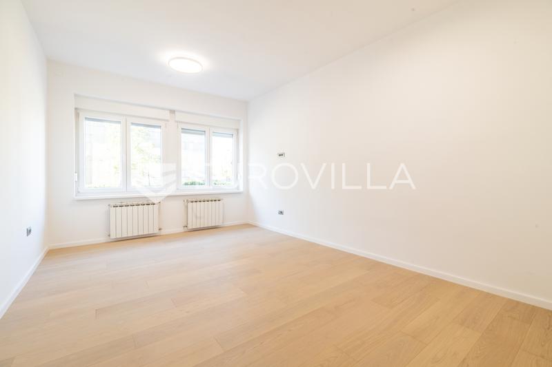 Zagreb, Šubićeva, prekrasan novo adaptiran stan/poslovni prostor u visokom prizemlju, 82 m2