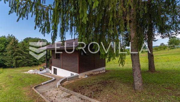 Novi Marof, Grana, casa de vacaciones lista para entrar a vivir con una parcela de 820 m²