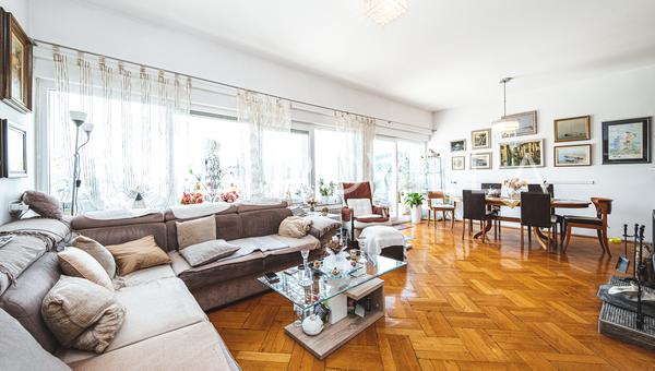 Zagreb, Pantovcak, espaçosa casa familiar de 400 m² num terreno de 735 m², bela vista