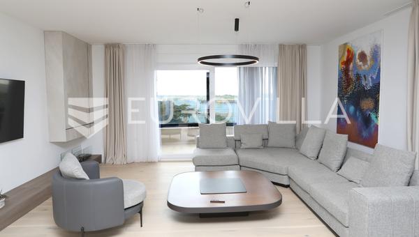 Istra, Pula, luksuzni penthaus 162 m² s pogledom more na top lokaciji