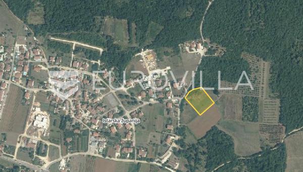 Ístria, Porec - Grande terreno de 24.940 m² com olival e potencial de investimento