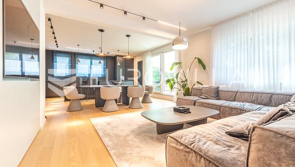 Zagreb, Srebrnjak, luksuriøs treværelses lejlighed 151,63 m², garage, parkering