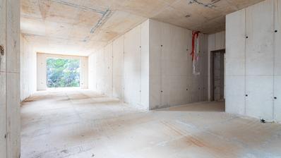 Omis, apartamento de dois quartos em um prédio novo com garagem e vaga de estacionamento ao ar livre.