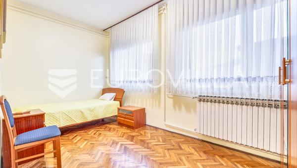 Zagreb, Prečko, komforan dvosoban stan u kući NKP 40 m2