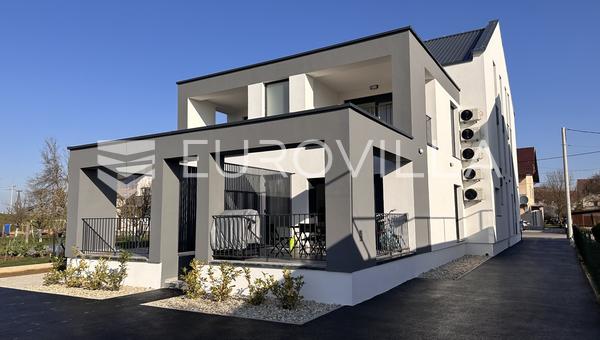 Velika Gorica, GRADIĆI, novogradnja, četverosoban stan s terasom, 2 parkirna mjesta, 131,69 m²