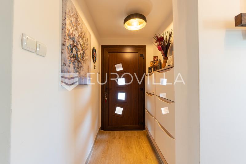 Mandićevac, prekrasna uređena kuća s vrtom i terasom, 145 m² - 9