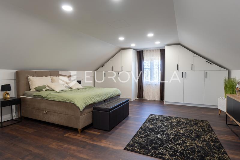Mandićevac, prekrasna uređena kuća s vrtom i terasom, 145 m² - 18