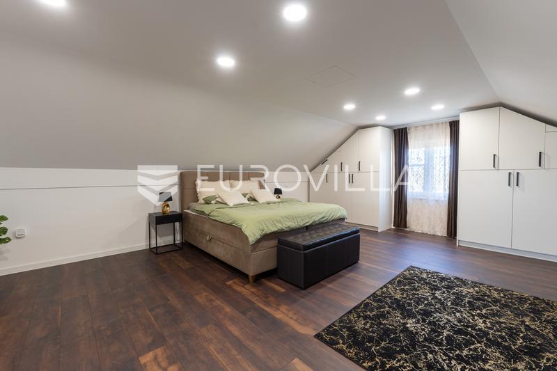 Mandićevac, prekrasna uređena kuća s vrtom i terasom, 145 m² - 19