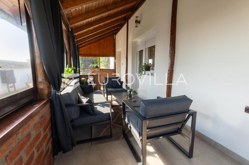 Mandićevac, prekrasna uređena kuća s vrtom i terasom, 145 m² - 36