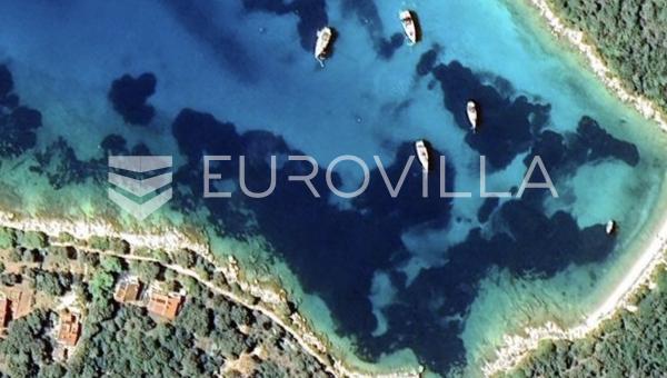 Zadar, Silba, građevinsko zemljište 70 m od mora, 3.578 m²