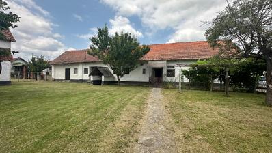 Požega, Novi Mihaljevci, hus og tomt med stort potensial