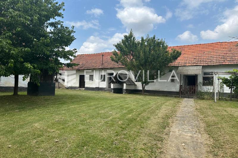 Požega, Novi Mihaljevci, kuća i zemljište s velikim potencijalom - 5