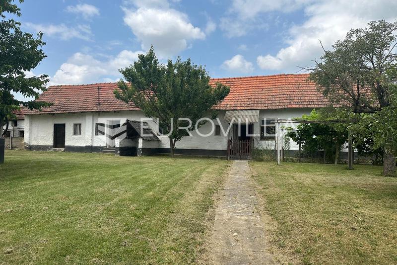 Požega, Novi Mihaljevci, kuća i zemljište s velikim potencijalom - 3