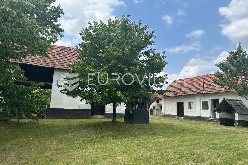 Požega, Novi Mihaljevci, kuća i zemljište s velikim potencijalom - 2