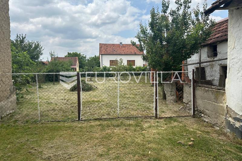 Požega, Novi Mihaljevci, kuća i zemljište s velikim potencijalom - 4