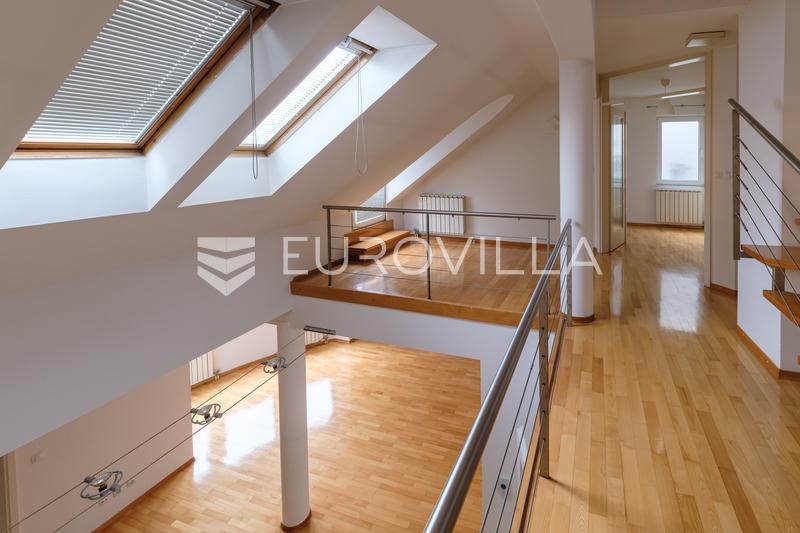 Zagreb, Trešnjevka, VMD, luksuzan troetažan stan s terasom, otvoreni pogled - 39