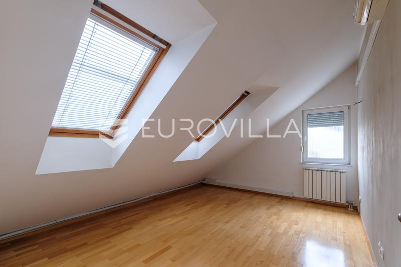 Zagreb, Trešnjevka, VMD, luksuzan troetažan stan s terasom, otvoreni pogled - 40