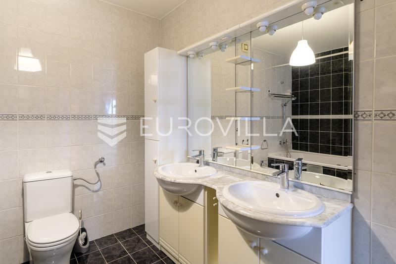 Zagreb, Trešnjevka, VMD, luksuzan troetažan stan s terasom, otvoreni pogled - 37