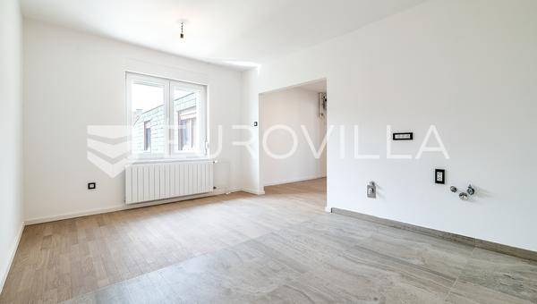 Zagreb, Mikulici, renovert fire-roms leilighet med en hage på 101 m².