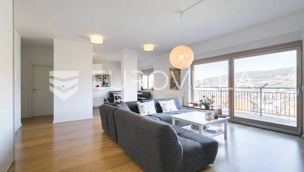 Zagreb, Mikulici, vakkert familiehus 325 m²