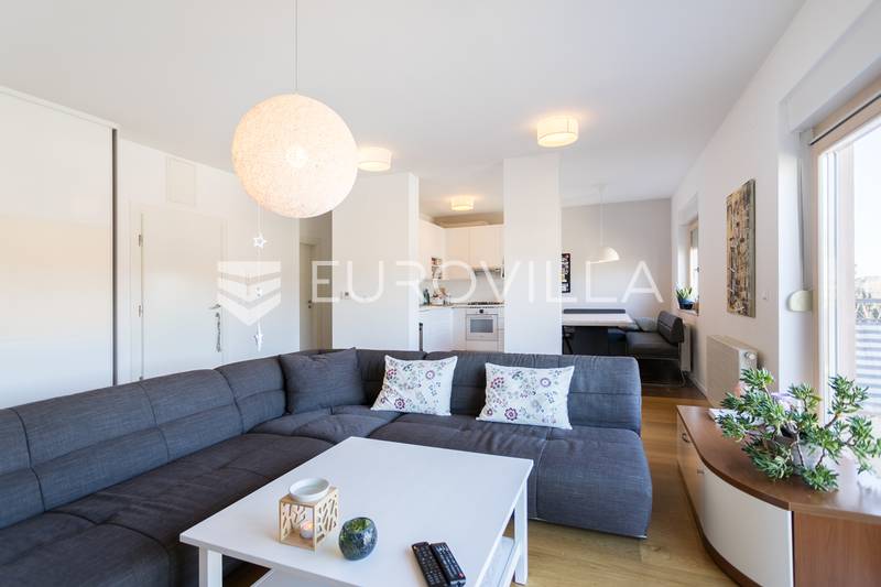 Zagreb, Mikulici, smukt familiehus 325 m² - 15